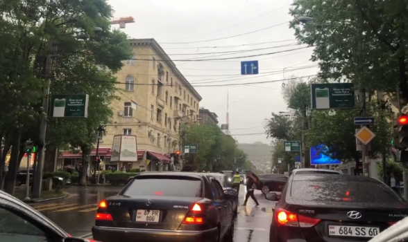 Թումանյան փողոցը «աղաղակում» էր՝ Փաշինյանի շարասյունը տեսնելիս (տեսանյութ)